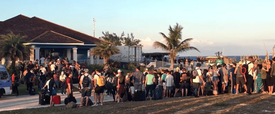 MV5BM2EwMTljNDEtNzUyMC00MTU0LThiN2MtMjQ0YTMwYjgwNjdmXkEyXkFqcGdeQXVyOTc5MDI5NjE@._V1_